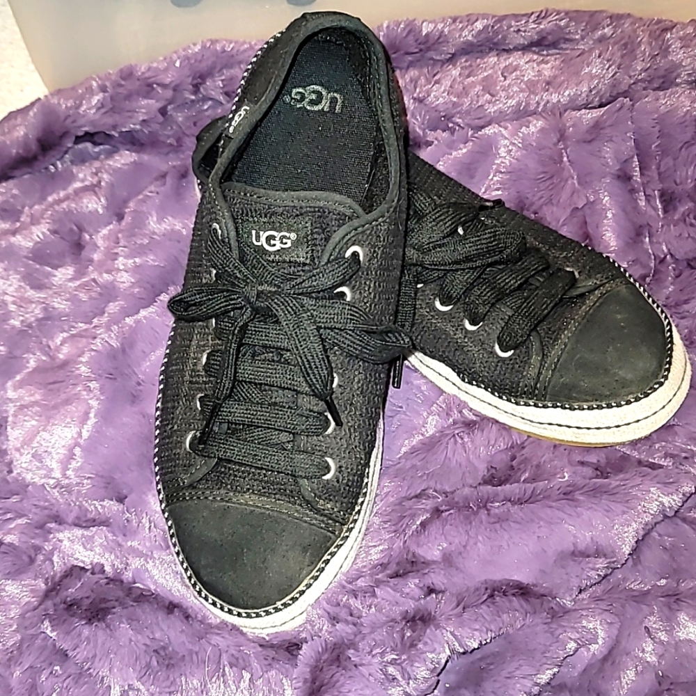 UGG Laudi Womens 8 Knit shoes